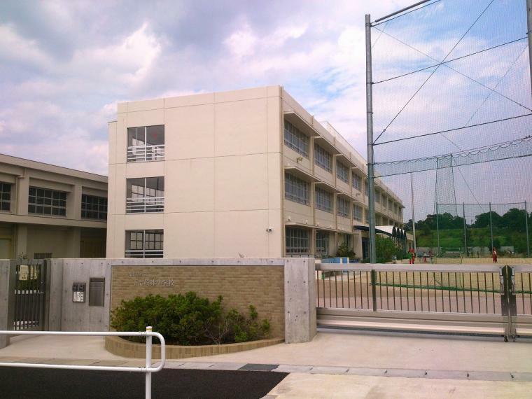 小学校 名古屋市立下志段味小学校