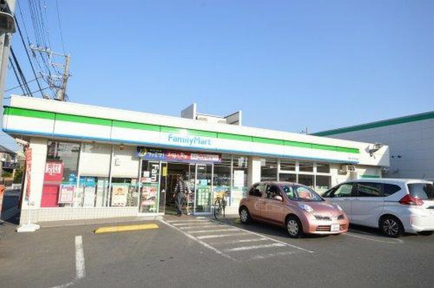 コンビニ ファミリーマート清瀬小金井街道店