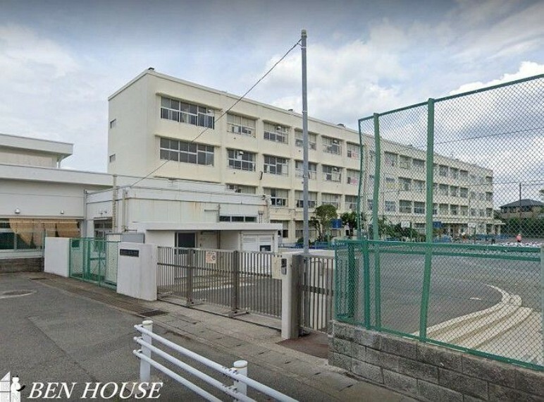 小学校 横浜市立上星川小学校 徒歩10分。教育施設が近くに整った、子育て世帯も安心の住環境です。