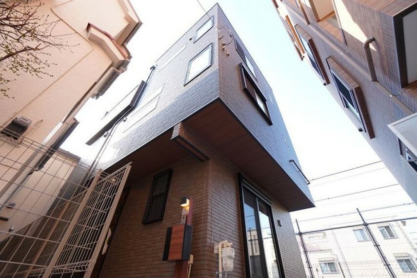 現況写真 中央線中野駅から徒歩10分。利便性の良い住宅地で販売中の3SLDKの新築戸建です。