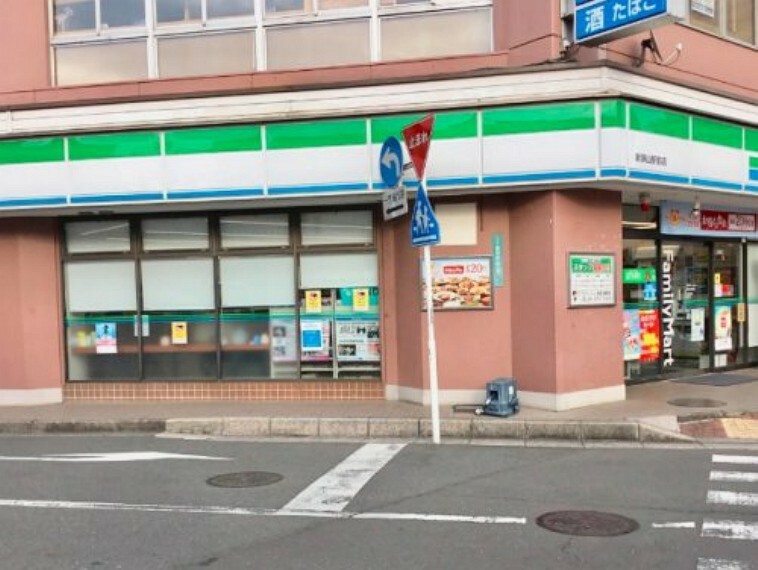 コンビニ 【コンビニエンスストア】ファミリーマート 新狭山駅前店まで412m