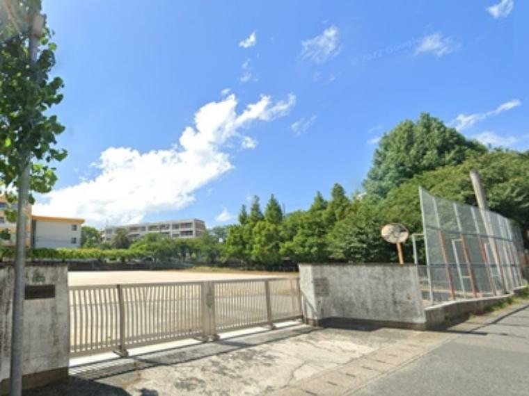 小学校 【小学校】北九州市立若園小学校まで1395m