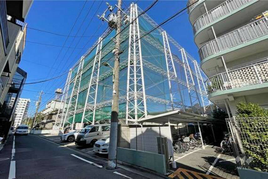 敷地西側に隣接するゴルフ場