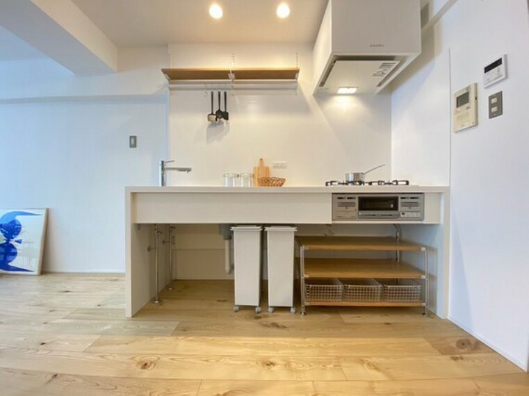 キッチン スマートな意匠と充実の機能を備えたキッチンが、暮らしにおいしい彩りを添えます。