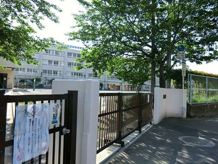 小学校 日吉小学校（日吉小学校まで、徒歩18分です。）