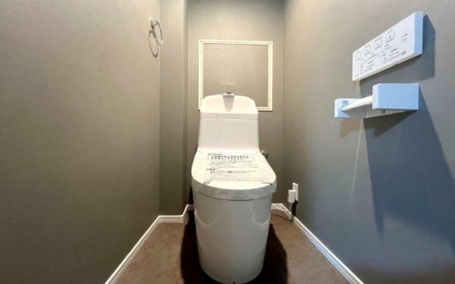 トイレ 《トイレ》　■トイレは明るい空間で清潔感があります。