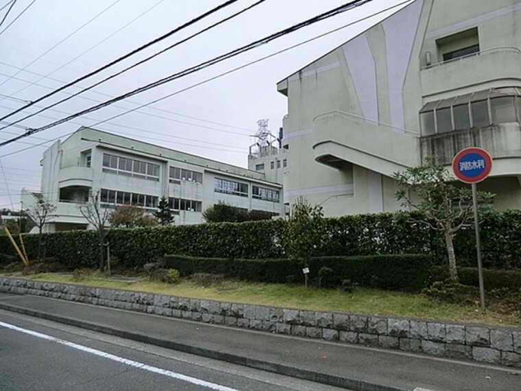 小学校 横浜市立茅ケ崎台小学校