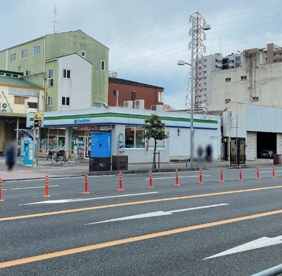 コンビニ ファミリーマート関目一丁目店