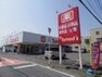 ドラッグストア トモズ所沢中新井店 駐車場が広く行きやすい薬局でございます。取扱商品も豊富です。