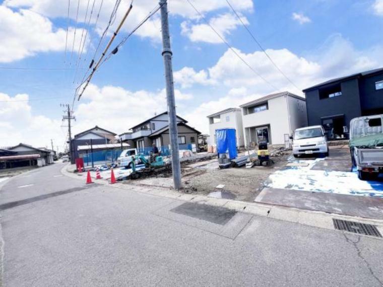 現況写真 前面道路を含めた現地写真です。