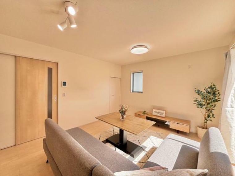 居間・リビング 白を基調とした開放感溢れるルームデザイン