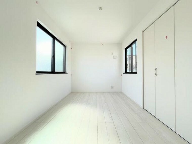 【居室】シンプルな内装なのでお部屋の模様替えや家具の配置を考えるのも楽しみになります