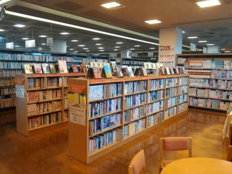 図書館 【図書館】川口図書館まで681m