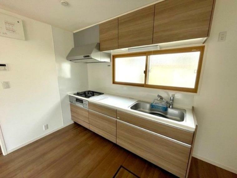 キッチン 空間を広々使える壁付の機能的なキッチン