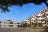 小学校 川崎市立久地小学校 二ヶ領用水や多摩川が近くに流れる、豊かな自然に囲まれた学校です。