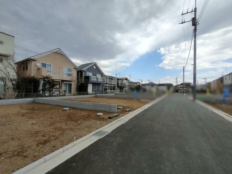 現況写真 周辺は住宅が建ち並ぶ閑静な住宅街です。