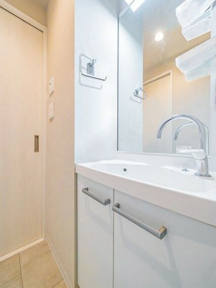 洗面化粧台 洗面室※画像はCGにより家具等の削除、床・壁紙等を加工した空室イメージです。