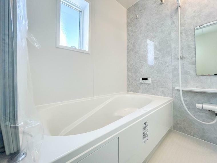 浴室 ゆったり入れる1坪タイプのバスルーム。一日の疲れを心身ともに癒やせるリラクゼーション空間。