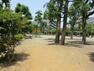 公園 上小田中西公園（ブランコなどの遊具もあり、見通しもよい公園です。）