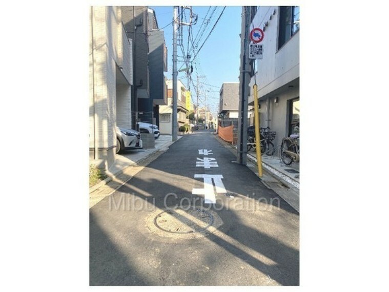 現況写真 前面道路です。交通量は少ないです。