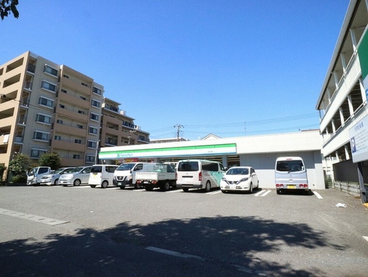 コンビニ 島忠ホームズ川崎大師店　約110m