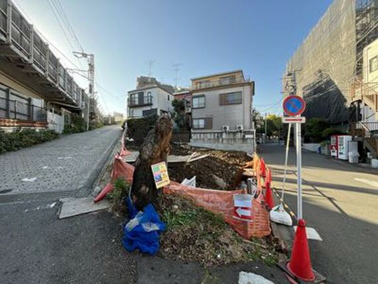 現況外観写真 2024年4月完成予定の新築戸建です！陽当たり良好・耐久性・省エネ性能に優れた準耐火構造住宅です