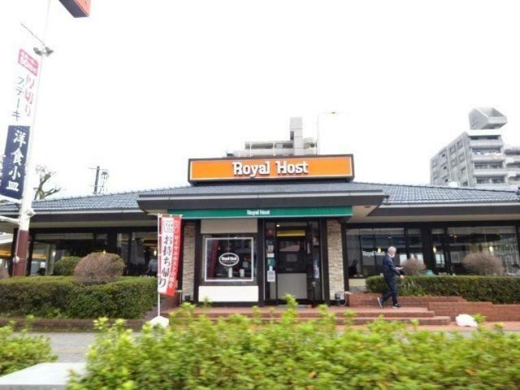 ロイヤルホスト城山店【ロイヤルホスト城山店】鹿児島市城山町にあるレストランです。営業時間　8:00～23:00駐車場あり（45台）