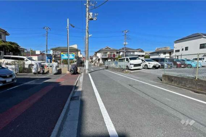 現況写真 敷地東側の前面道路（南側から）