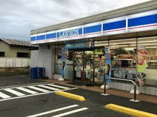 コンビニ ローソン上尾栄町南店 スイーツやカフェ・ATM・チケットの取り扱い等いろいろ便利ですね！ゆうパック取り扱い出来ます！