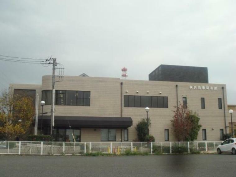 図書館 横浜市泉図書館