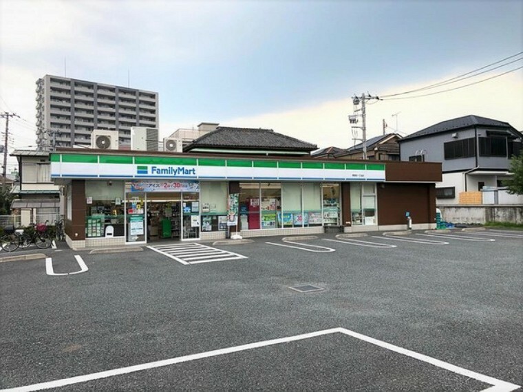 コンビニ ファミリーマート蕨錦町一丁目店