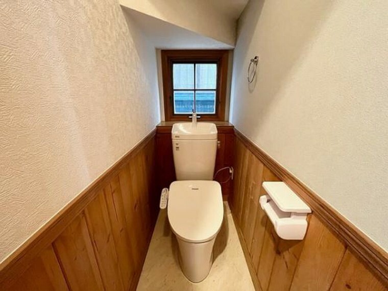 トイレ 1階トイレ・ウォシュレットタイプのトイレが完備。いつでも清潔・快適！