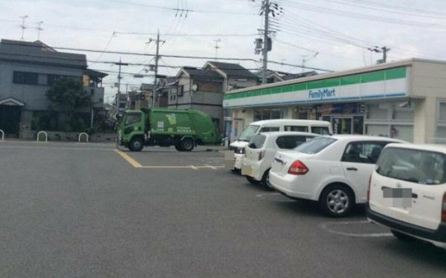 コンビニ ファミリーマート堺大野芝町店