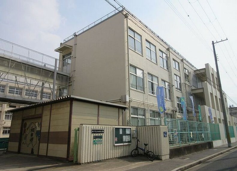 小学校 神戸市立和田岬小学校 徒歩10分。