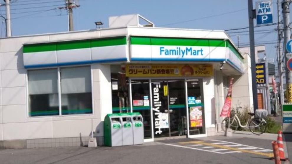 コンビニ 【コンビニエンスストア】ファミリーマート 西難波町店まで739m