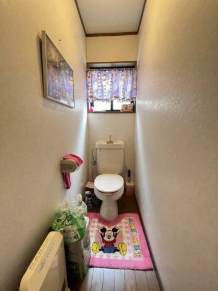 トイレ ゆったりとした空間の2階トイレです