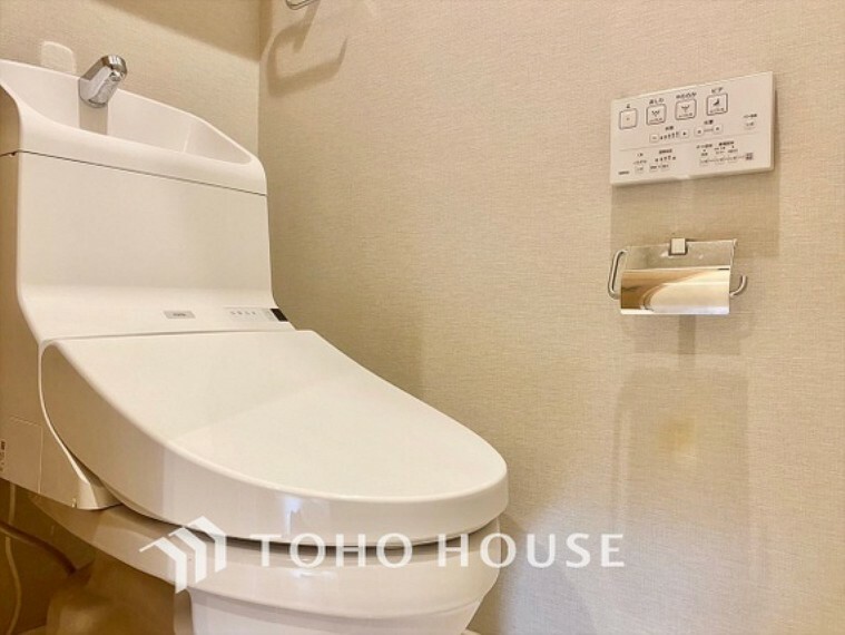 トイレ 【TOILET】快適な生活に不可欠。節水型の高性能トイレを新設。