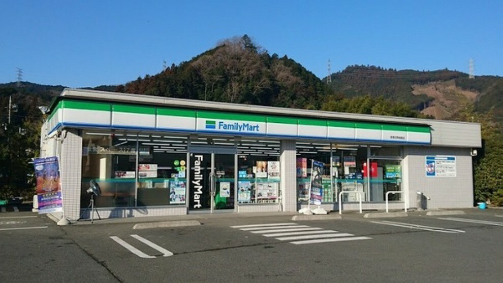 コンビニ ファミリーマート青梅吉野梅郷店 ファミリーマート青梅吉野梅郷店まで614m