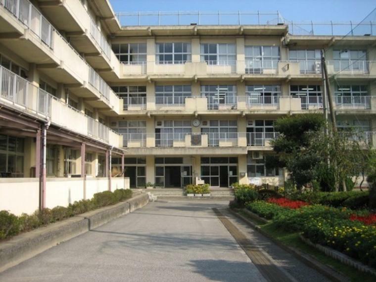 中学校 松戸市立第六中学校