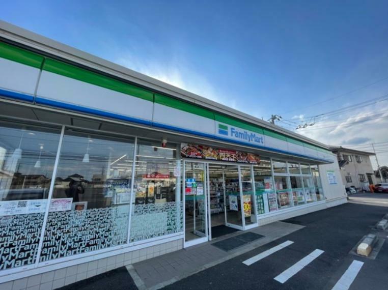 コンビニ ファミリーマート取手白山店