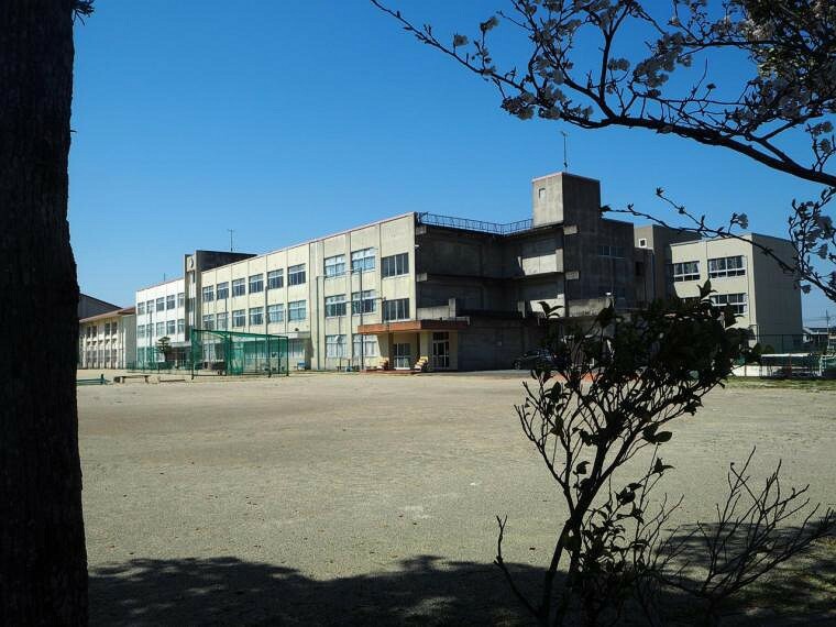 中学校 豊橋市立南稜中学校まで約2090m（徒歩27分）