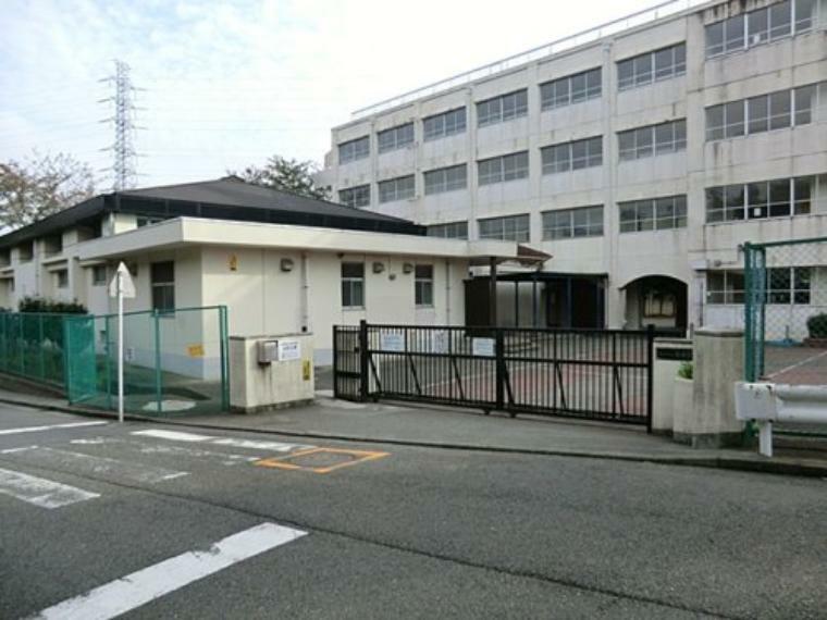 中学校 【中学校】横浜市立南希望が丘中学校まで1055m