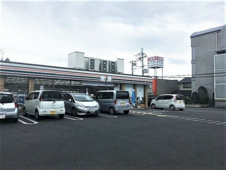 コンビニ セブンイレブン天理杉本町店