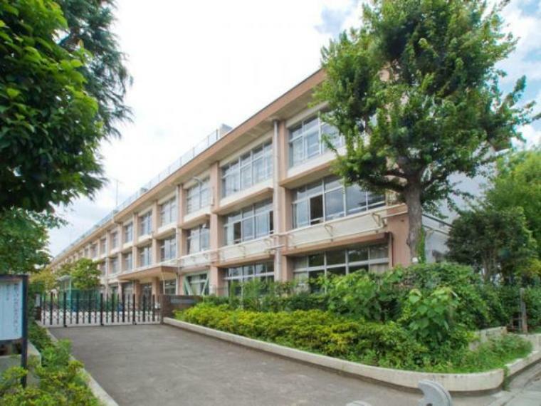 小学校 練馬区立豊玉小学校　徒歩9分