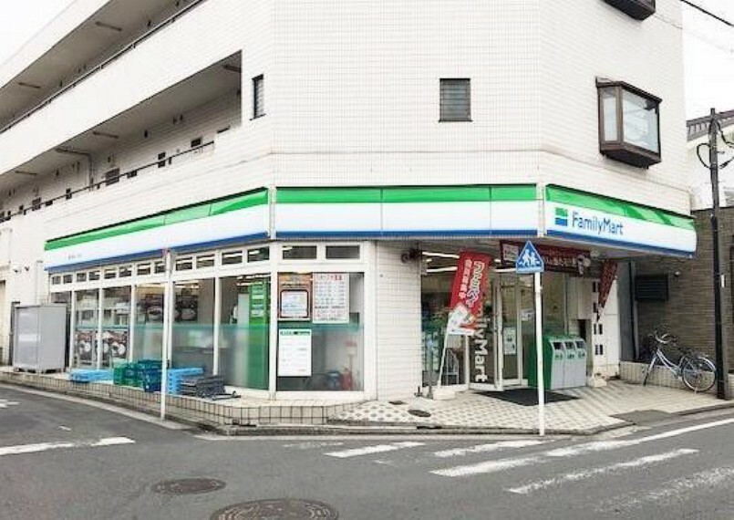 コンビニ ファミリーマート 磯子岡村一丁目店