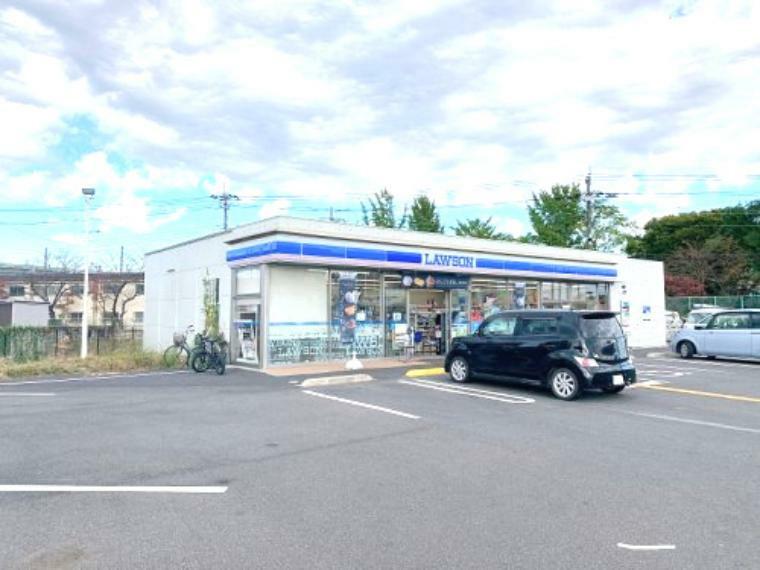 コンビニ 【コンビニエンスストア】ローソン 久喜鷲宮平野店まで780m