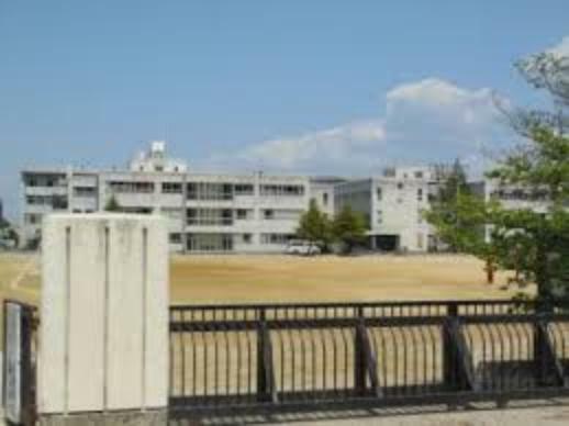 中学校 【中学校】橿原市立八木中学校まで1760m