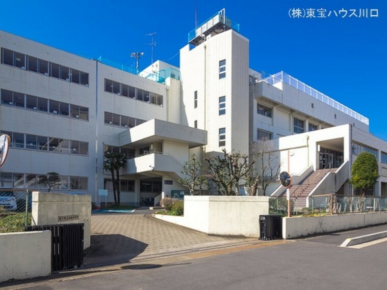 中学校 桶川市立加納中学校 940m