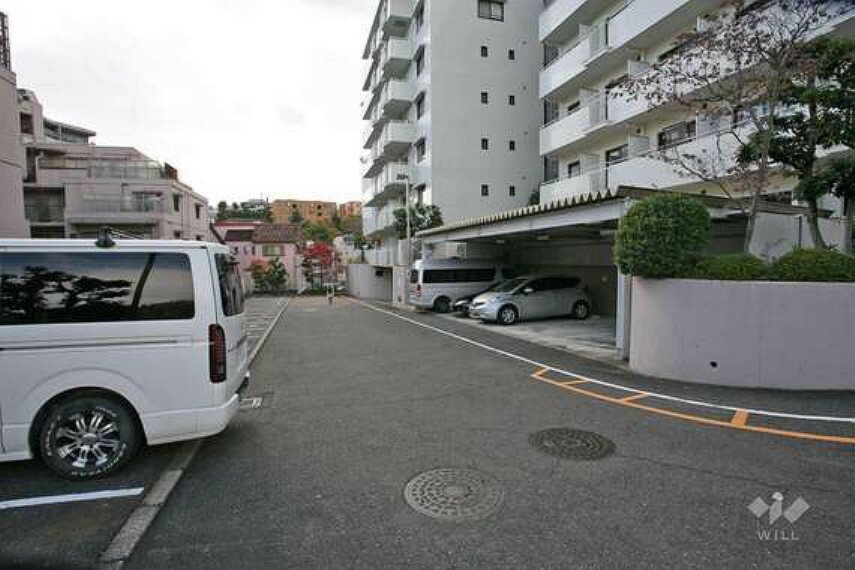 敷地内駐車場 敷地内駐車場（屋外・屋内平面式）