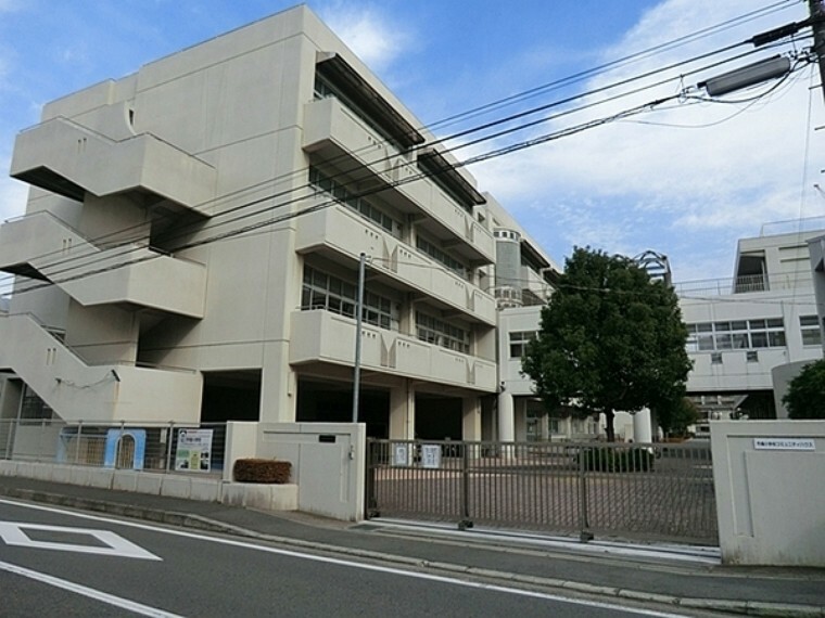 小学校 横浜市立市場小学校